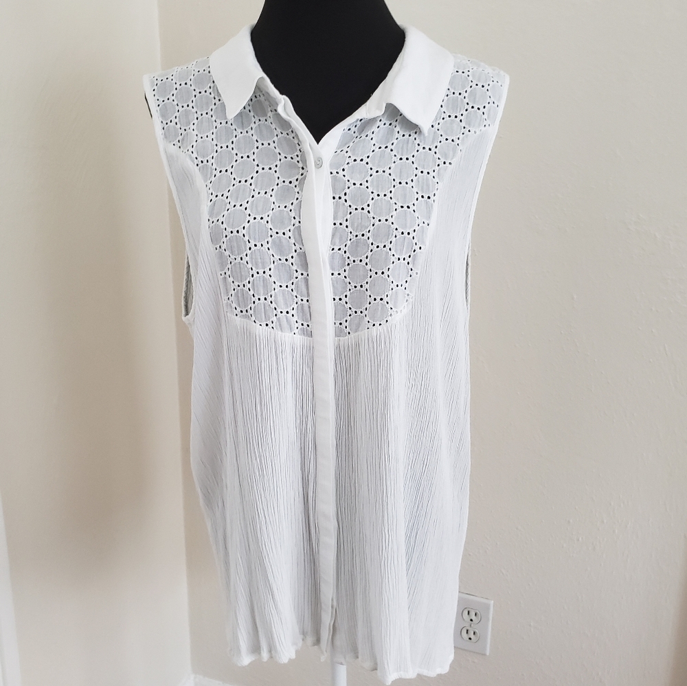 Bobeau Plus Size Sleeveless Eyelet Top